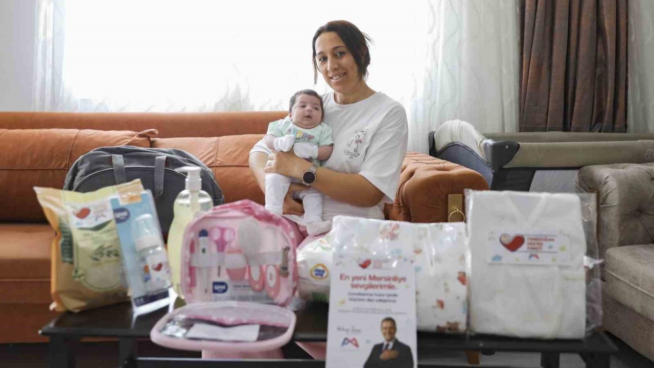 Mersin’de yeni doğan bebeklere ilk hediye belediyeden