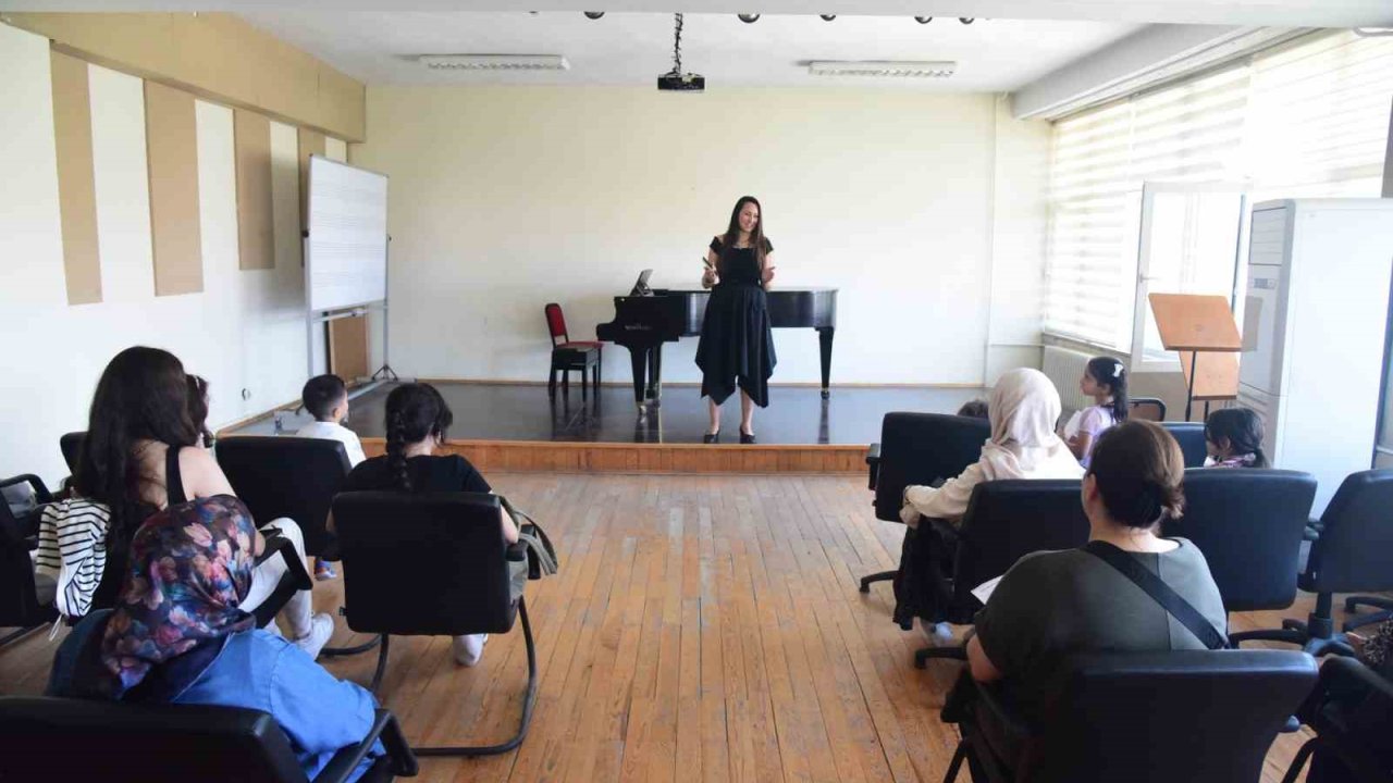 Çocuk Üniversitesi’nin düzenlediği ’Piyano ve Klasik Batı Müziği’ programı tamamlandı