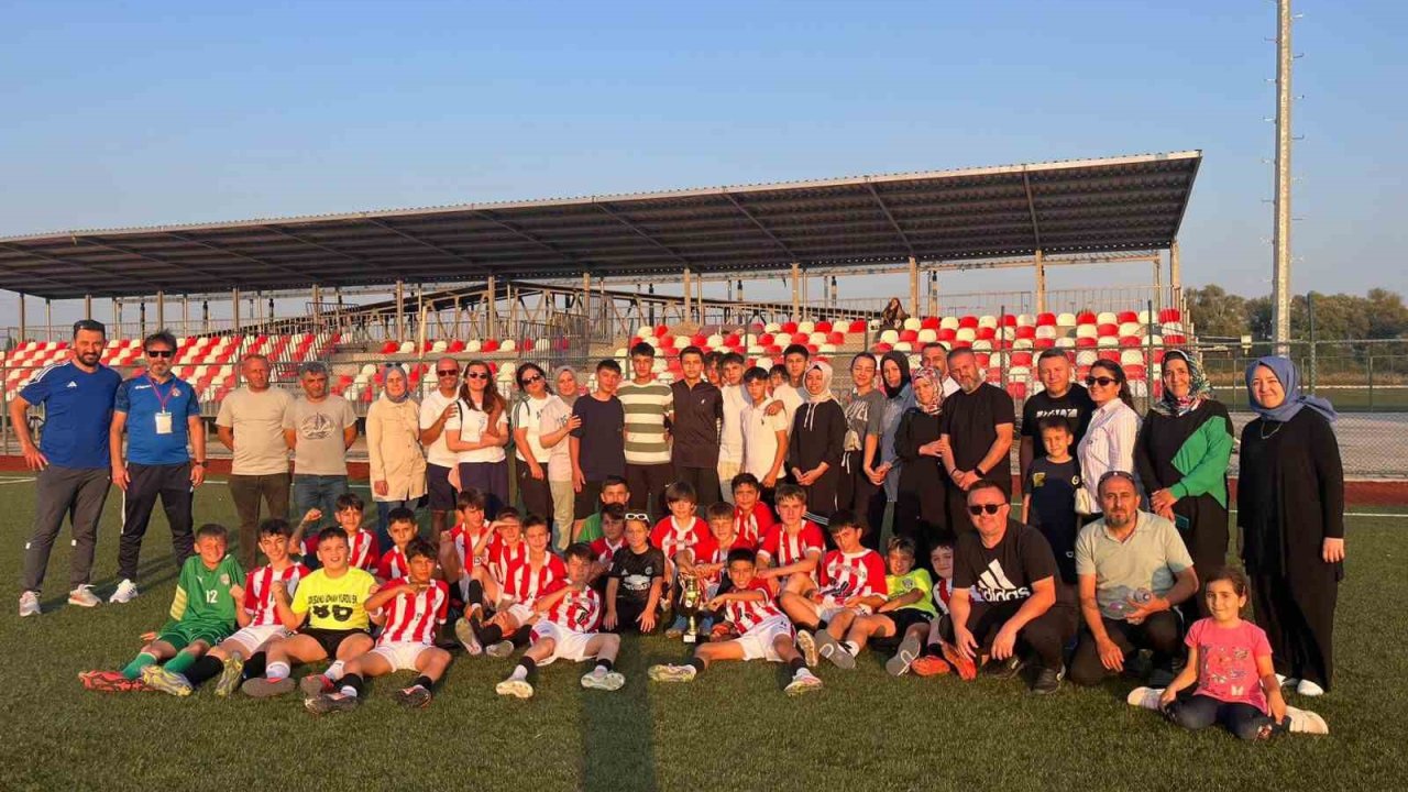 Tavşanlı İdmanyurduspor’un başarı öyküsü dikkat çekiyor