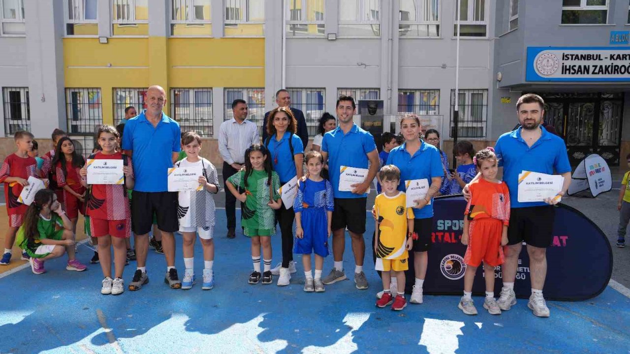 Kartal Belediyesi Yaz Spor Okulu’nun ilk dönem öğrencileri sertifikalarını aldı