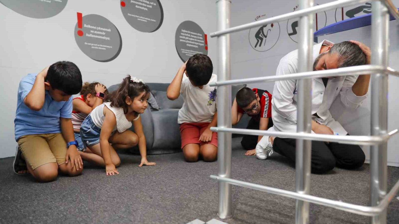 Mersin’de çocuklara afet eğitimi