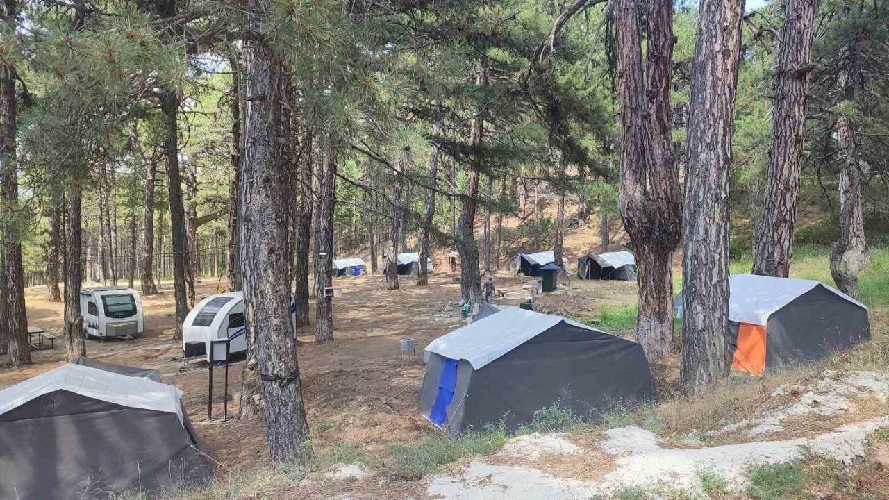 Murat Dağında doğayla iç içe tatil, Kıcıroğlu yaylası çadır kampı hizmete açıldı