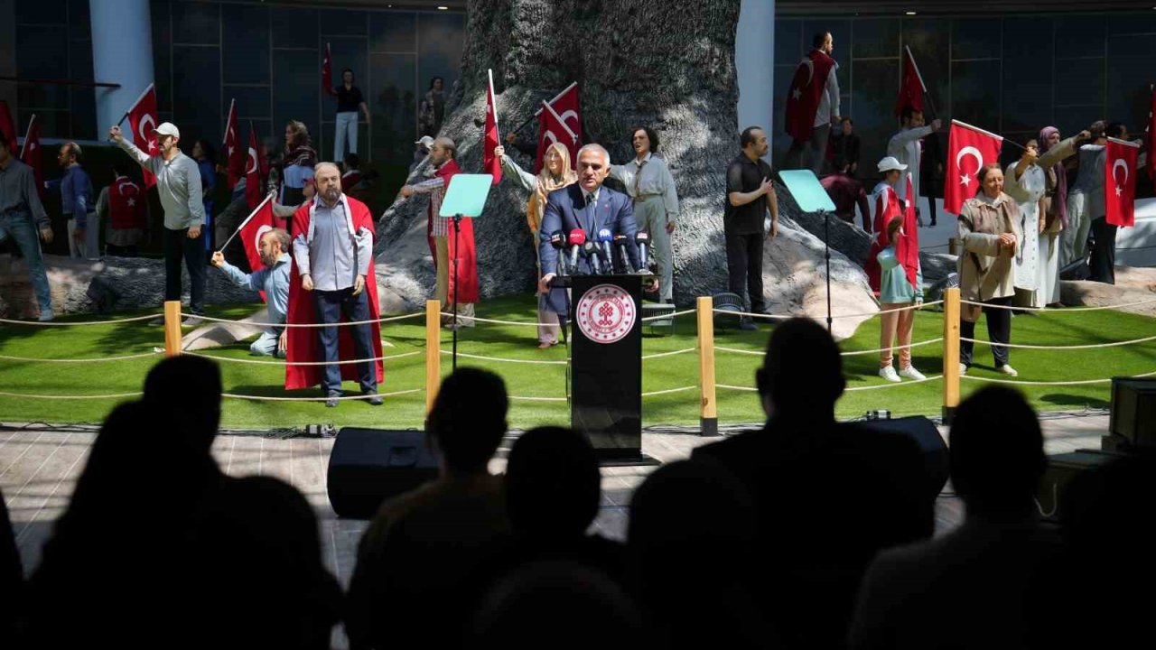 Bakan Ersoy: "Türk milletinin iradesini yok sayanların kaybetmeye mahkum olduklarını o gece yeniden gösterdik"