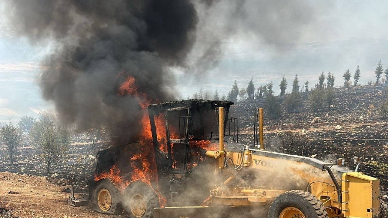Orman yangınında iş makinesi hurdaya döndü
