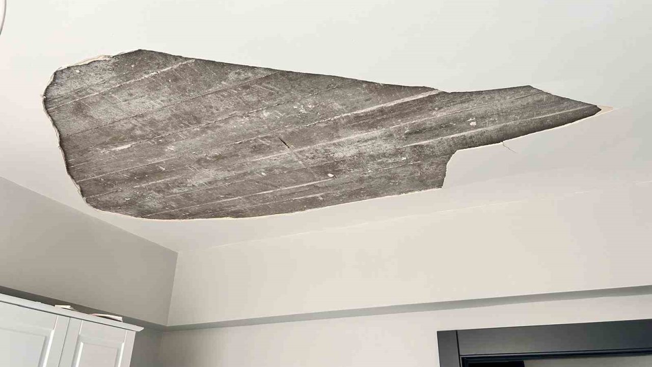 Ankara’da bebek, çöken tavan sıvasından saniyelerle kurtuldu