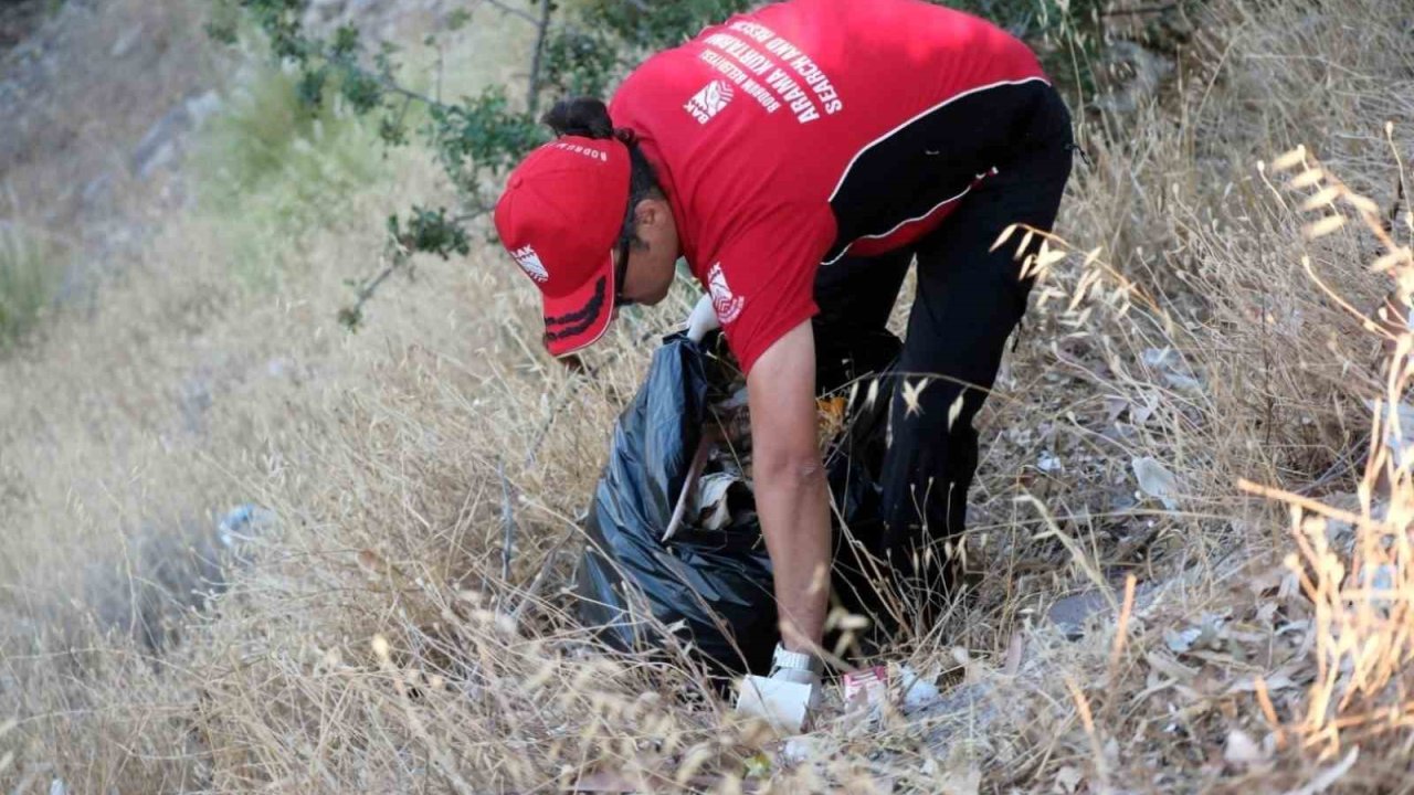 Bodrum’da 1,5 ton atık topladılar