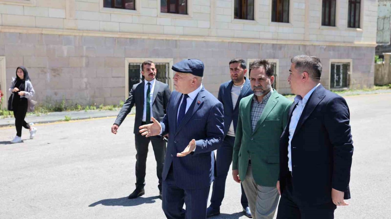 Başkan Sekmen ve Uçar’dan saha gezisi