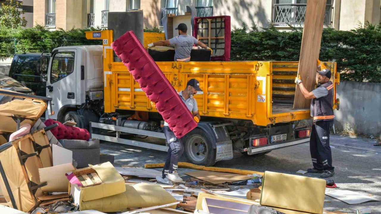 Esenyurt Belediyesi’nden mahallelere kaba atık seferberliği