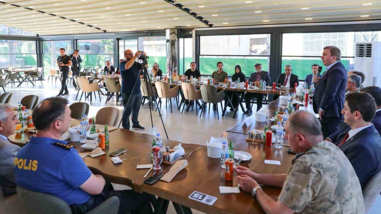 Erzincan’da şehit yakınları ile gazi ve ailelerinin onuruna yemek