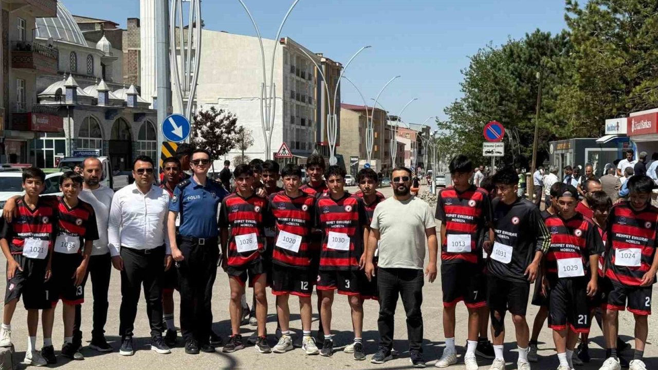 Özalp’te 15 Temmuz Gençlik Koşusu yapıldı