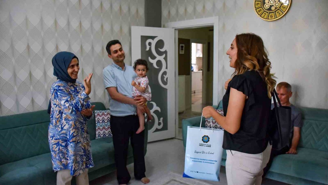 Diyarbakır’da işitme engelli ailelere ’Titreşimli Bebek Telsizi’ desteği