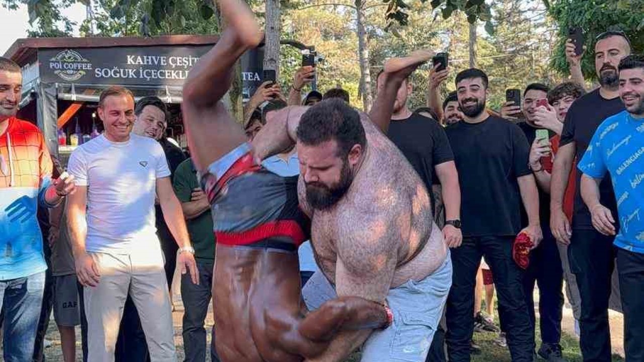 Dünyaca ünlü yayıncı Speed, Çekmeköy’de yağlı güreş yaptı