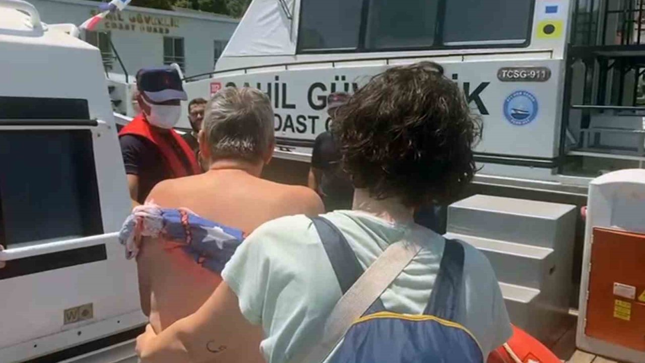 Gezi teknesinde yaralanan vatandaşın tıbbi tahliyesi gerçekleştirildi