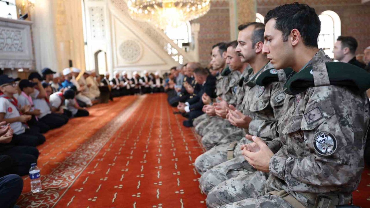 15 Temmuz şehitleri Düzce’de dualarla anıldı