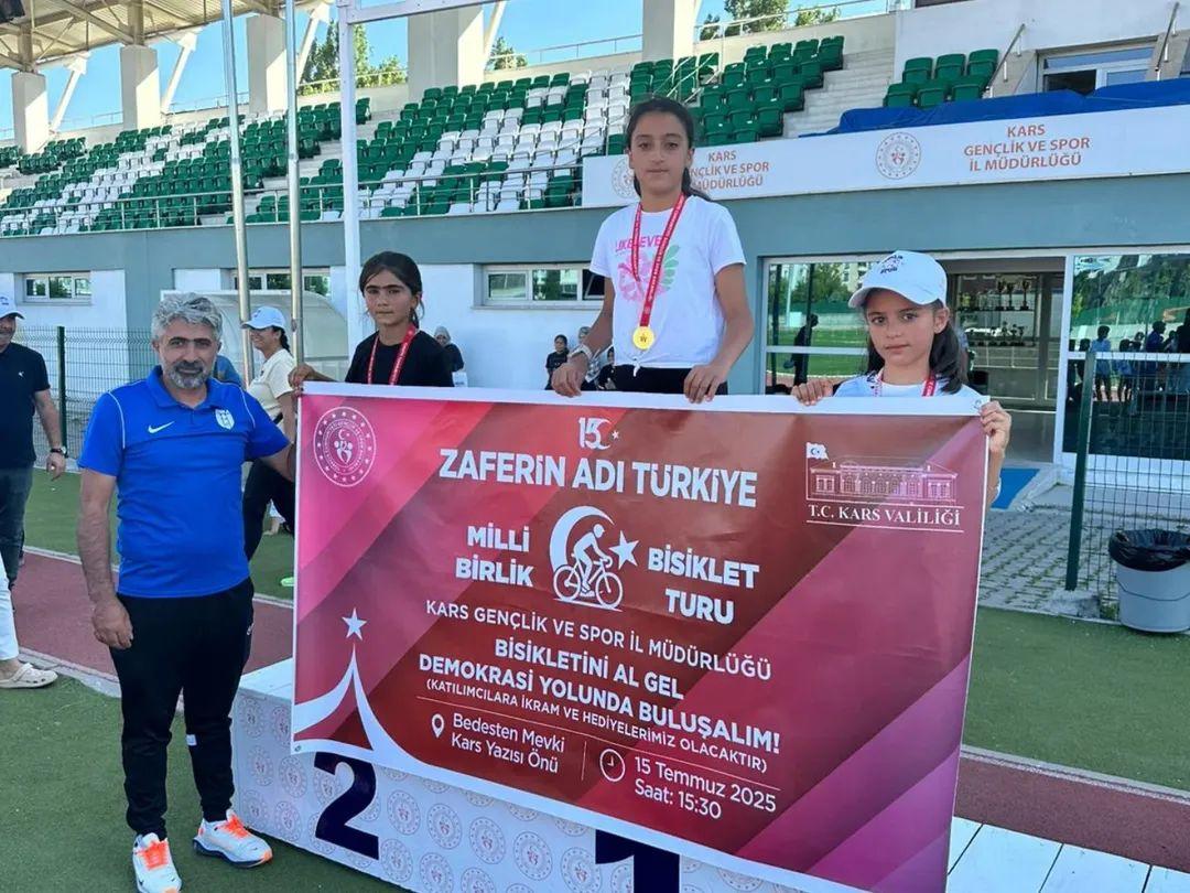 Kars’ta 15 Temmuz Ruhu Anısına Atletizm Yarışması Düzenlendi