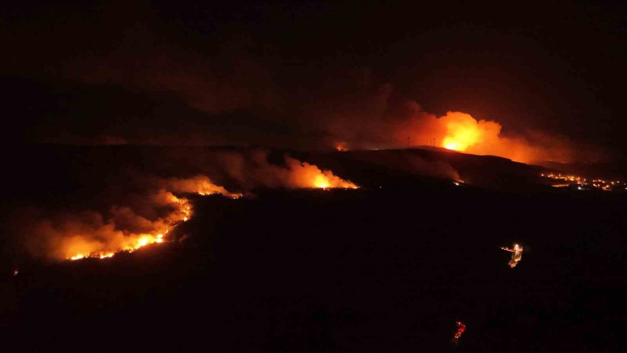 Tekirdağ’da birçok noktada çıkan orman yangını havadan görüntülendi
