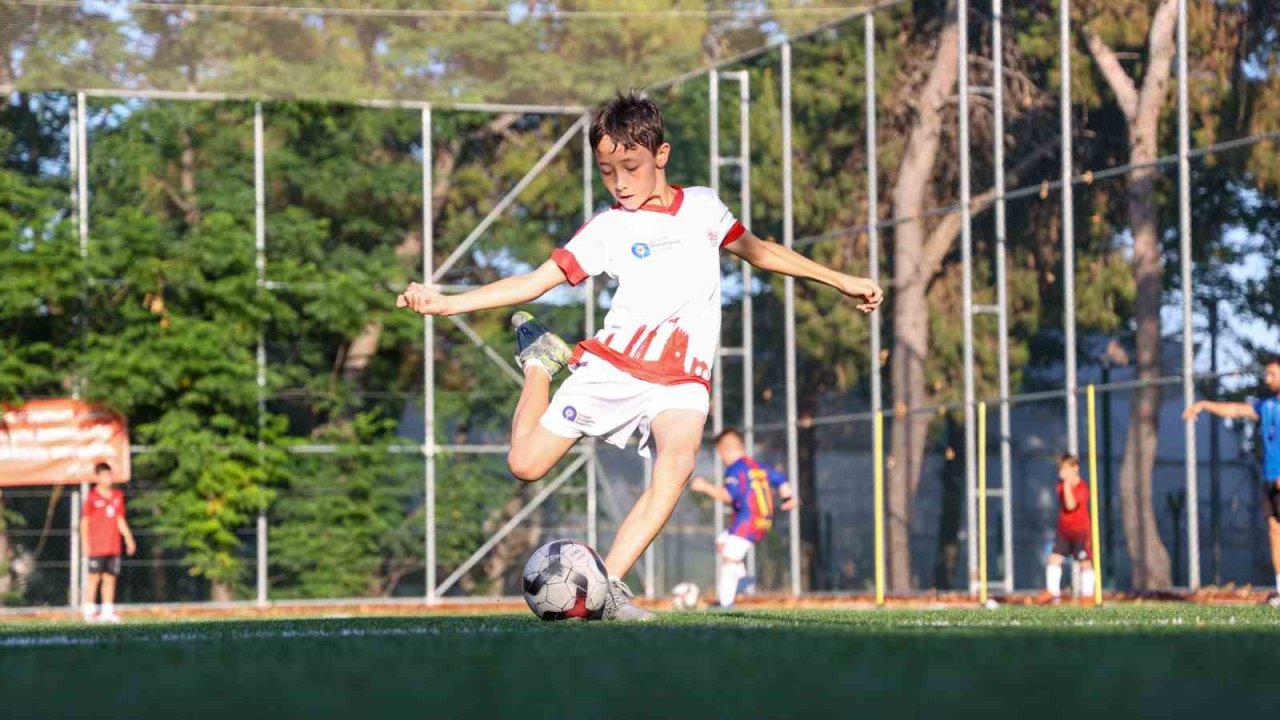 Büyükşehir Futbol Akademisi’nde yeni sezon başladı