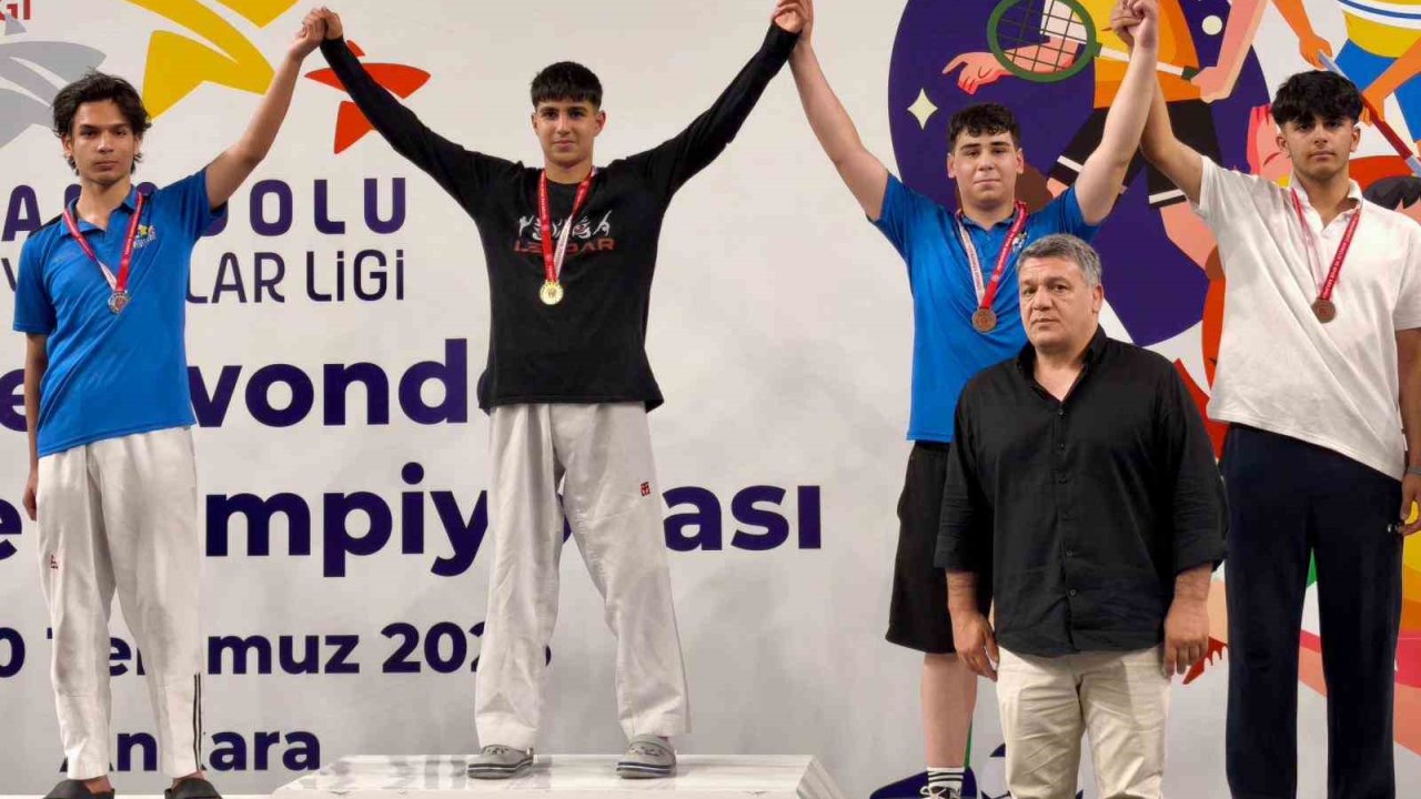 Taekwondo’da Elazığ sporcuları Türkiye 3’üncüsü oldu