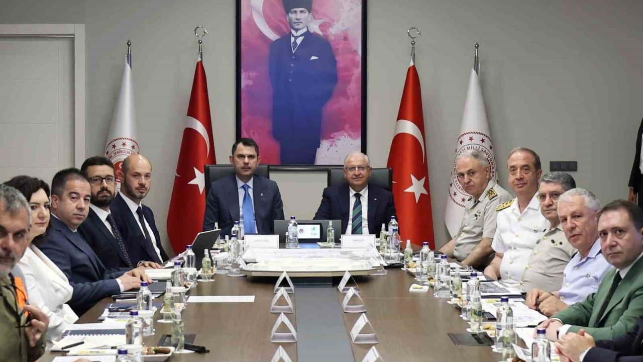 Bakan Güler ve Kurum’dan Ay Yıldız projesine ilişkin toplantı