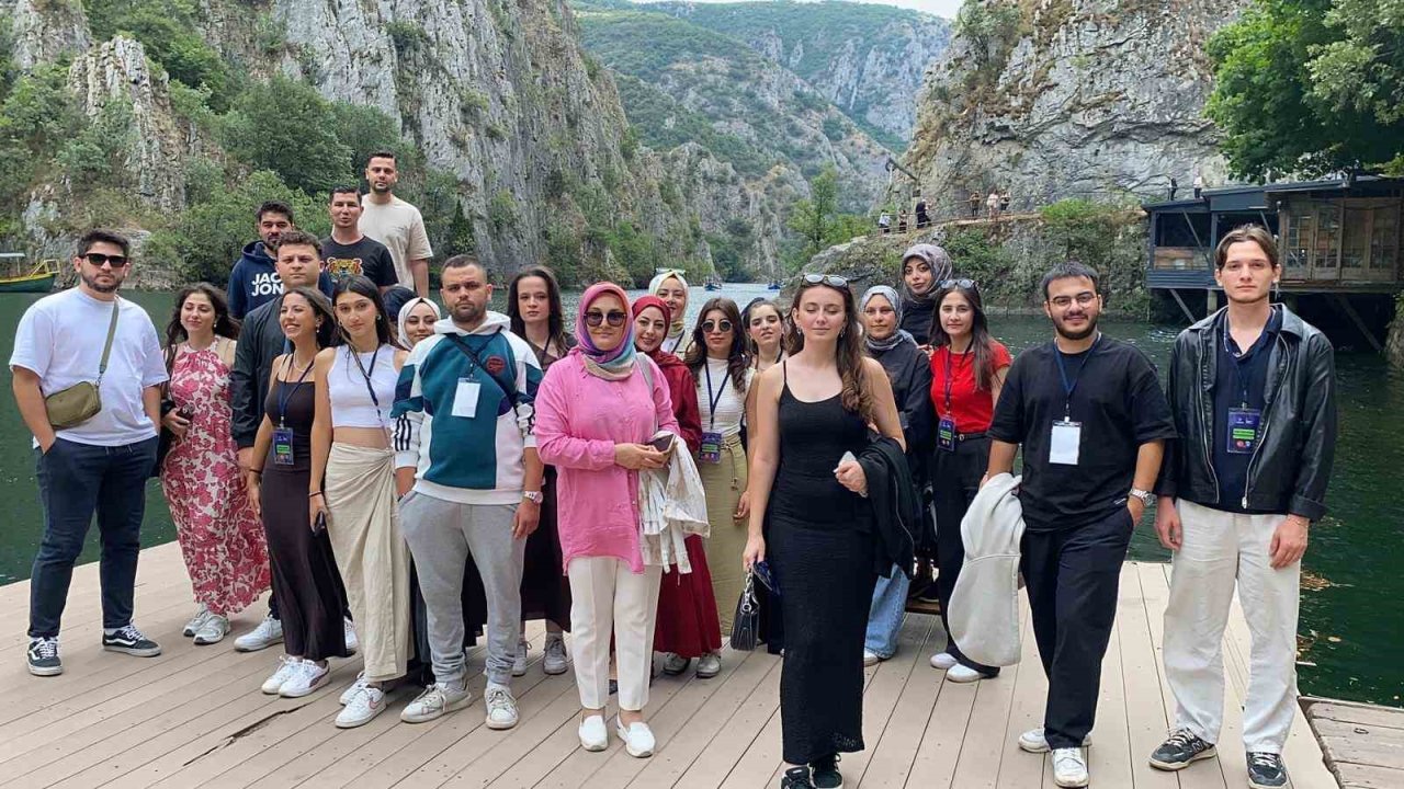 Manisalı gençler ‘Yeşil Adımlar Projesi’ ile yurt dışına açıldı