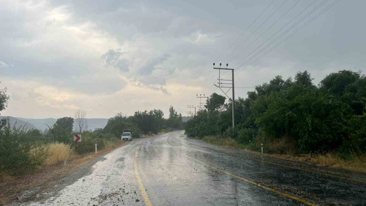 Bozdoğan sağanak yağışla serinledi