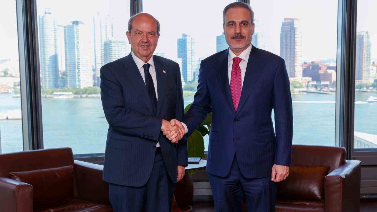 Dışişleri Bakanı Fidan, KKTC Cumhurbaşkanı Tatar ile bir araya geldi