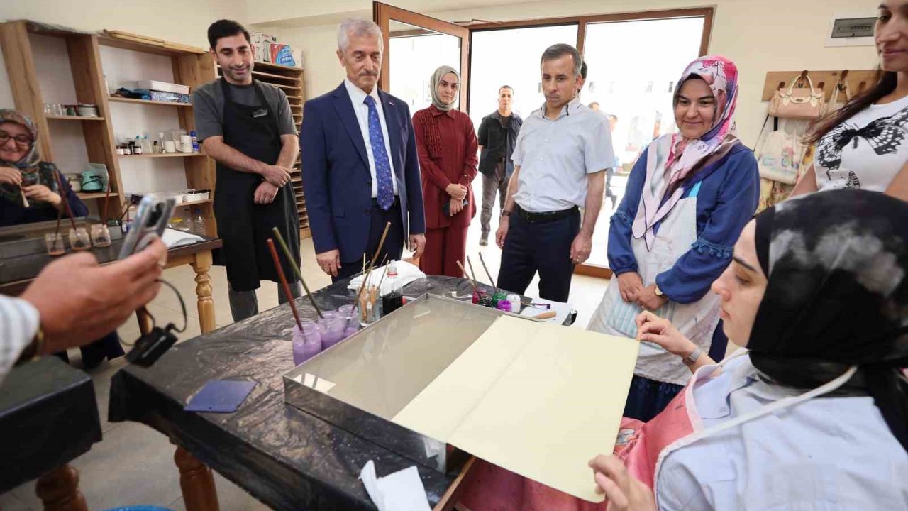 Tahmazoğlu Şahinbey Millet Cami ve Külliyesi’ni ziyaret etti