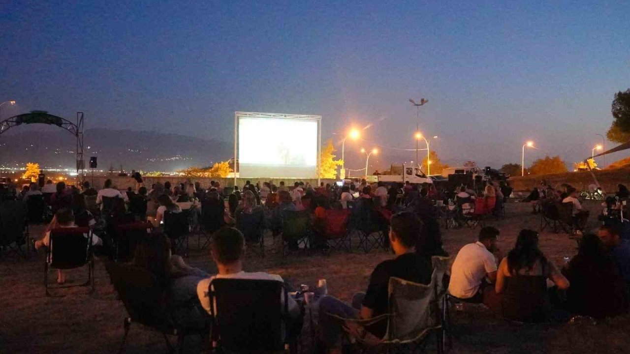 Yaz sinema geceleri başladı