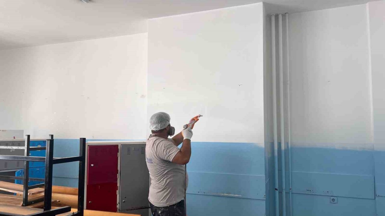 Esenler’in okulları yeni döneme hazırlanıyor