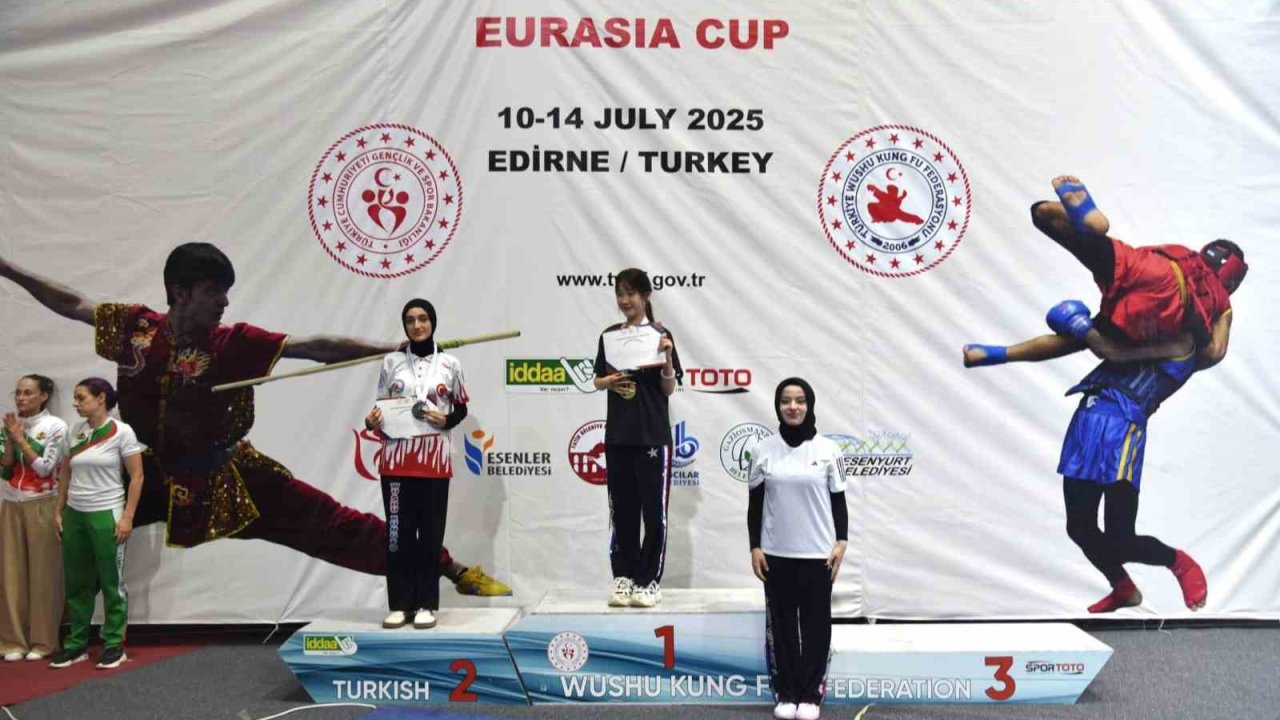 Sakarya Büyükşehir’in ‘wushu kung fu’ takımından tarihi başarı