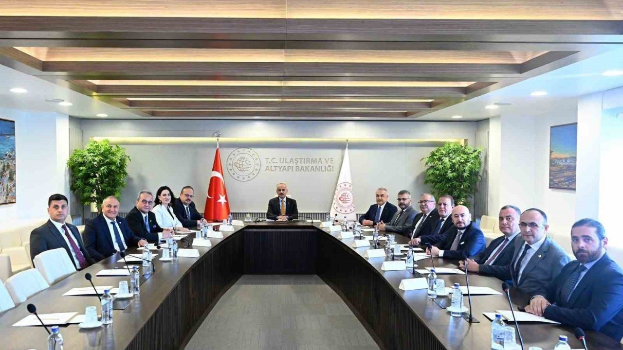 Aydın heyeti Ulaştırma Bakanı Uraloğlu ile görüştü