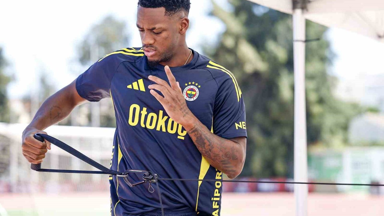 Jhon Duran, sarı-lacivertli formayla ilk antrenmanına çıktı