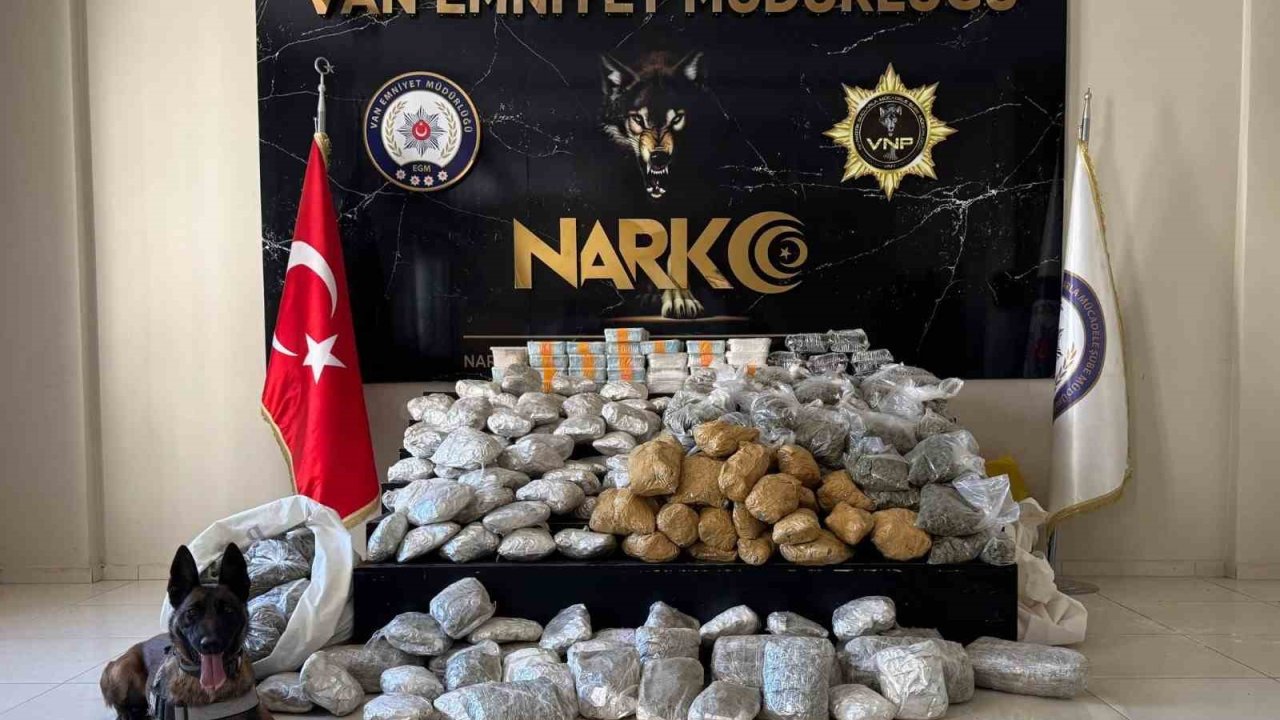Van’da kamyonetteki yün çuvallarının içinden 122 kilo uyuşturucu çıktı