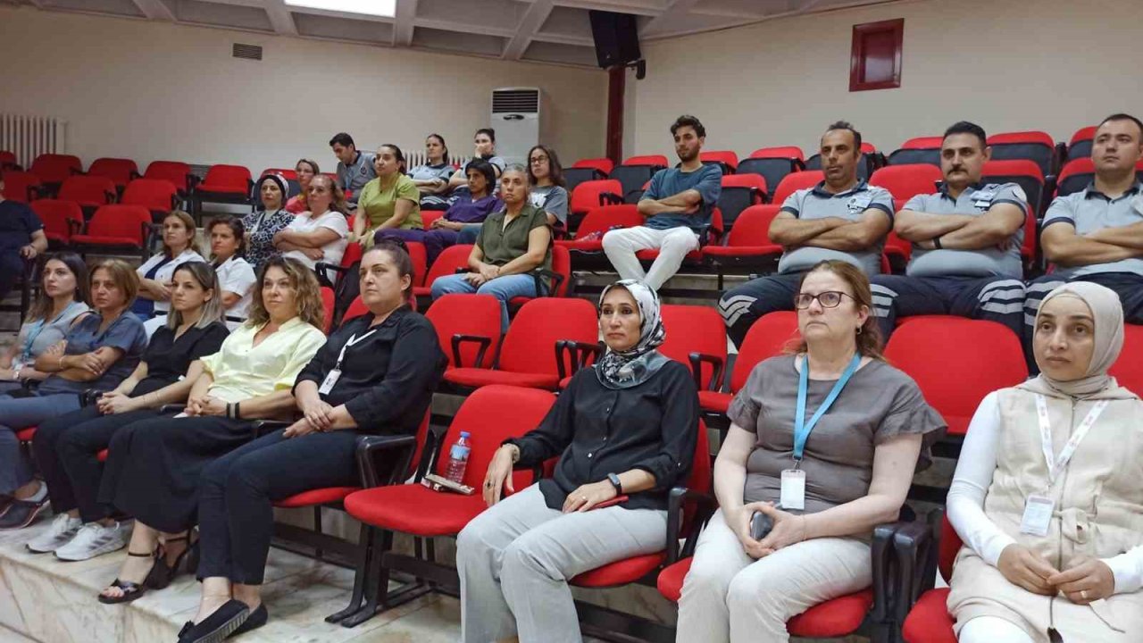 Hastane personeline narkotik eğitimi