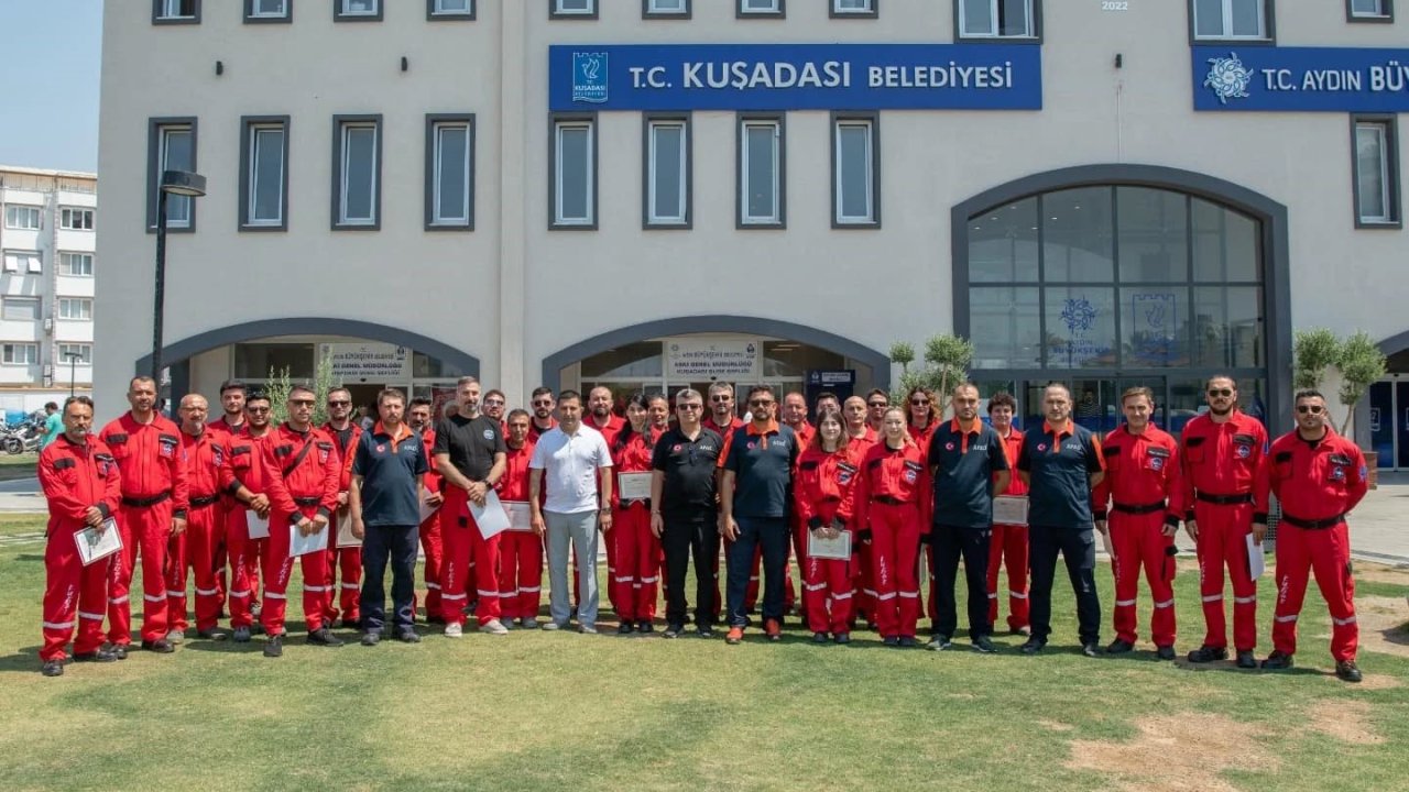 Kuşadası arama kurtarma ekibi eğitimlerini tamamladı