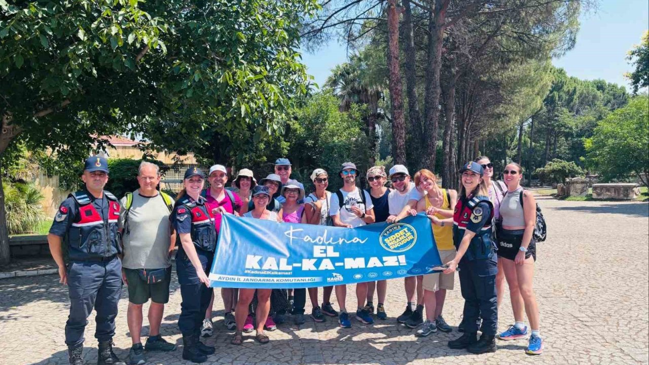 Afrodisias Antik Kenti ziyaretçilerine jandarmadan bilgilendirme