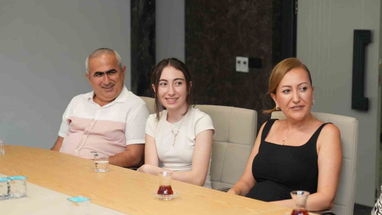 Alanya’nın gurur tablolarından Özçelik’e ziyaret