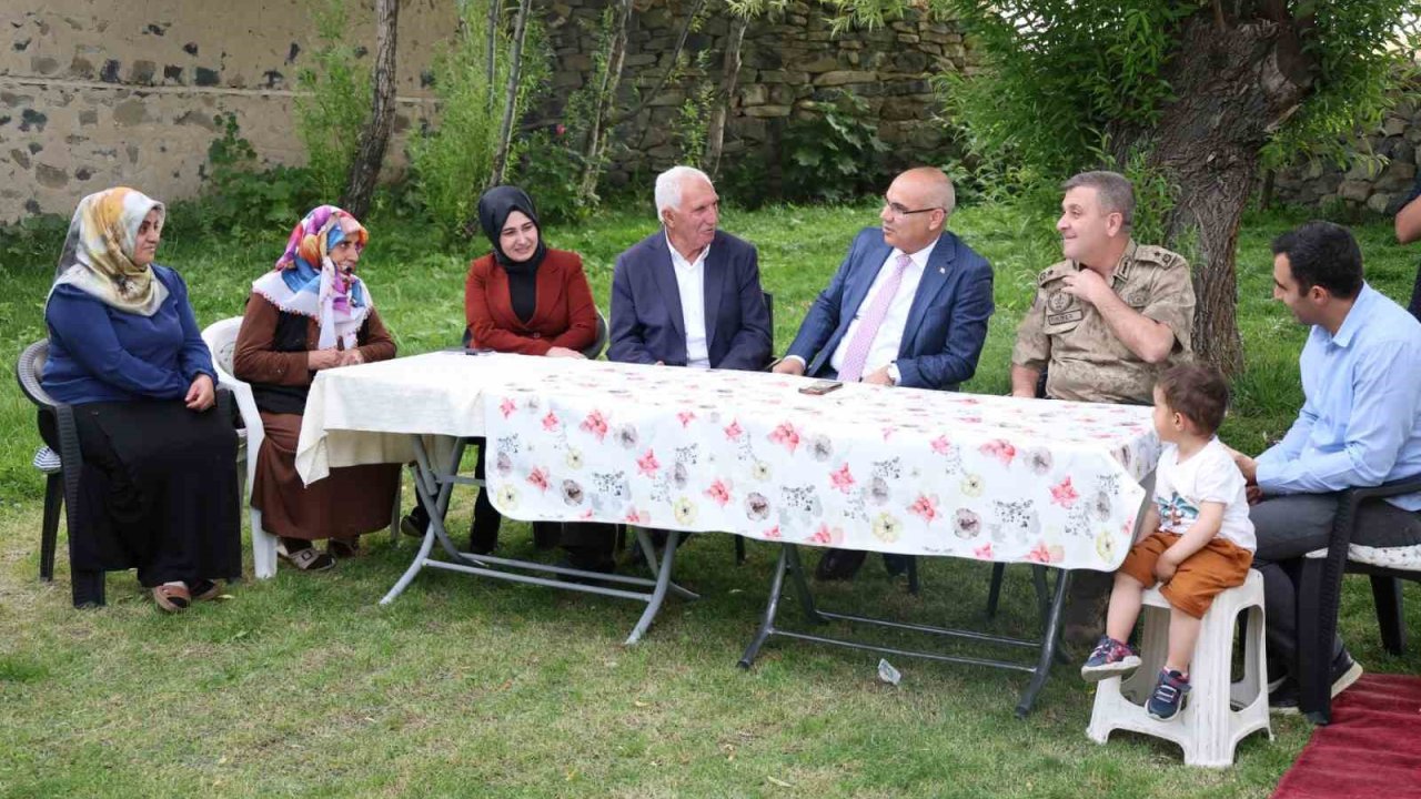 Ağrı Valisi Koç’tan Diyadin ve Taşlıçay’da şehit ailelerine ziyaret