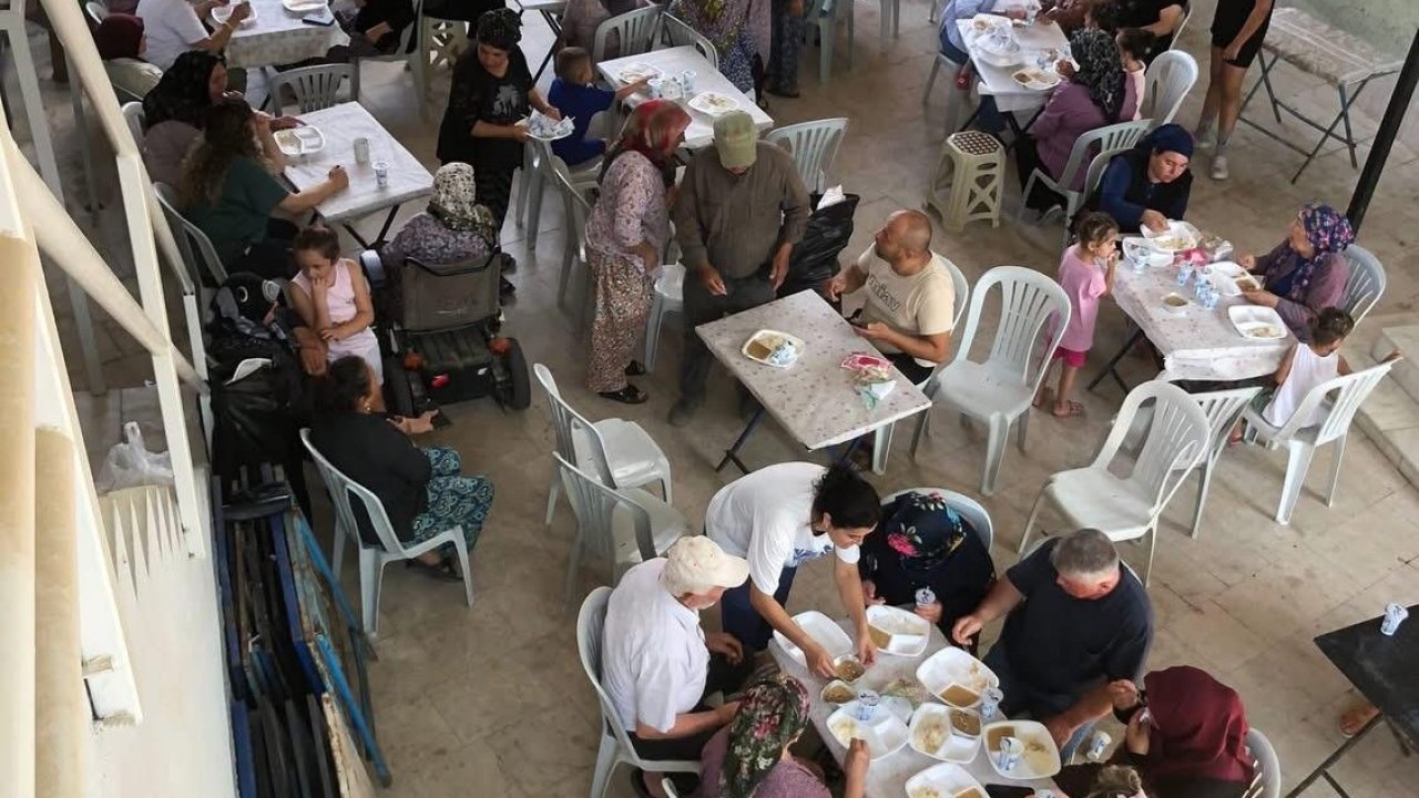 Aşağıkoçaklar Mahallesi’nde muharrem ayı ikramı