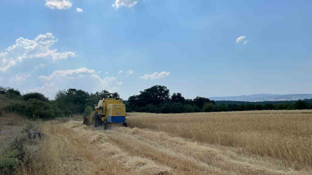 Büyükşehir’den kırsaldaki üreticilere biçerdöver desteği
