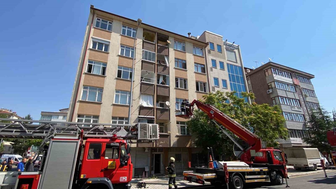 Konya’da apartmanda yangın paniği: 5 kişi dumandan etkilendi
