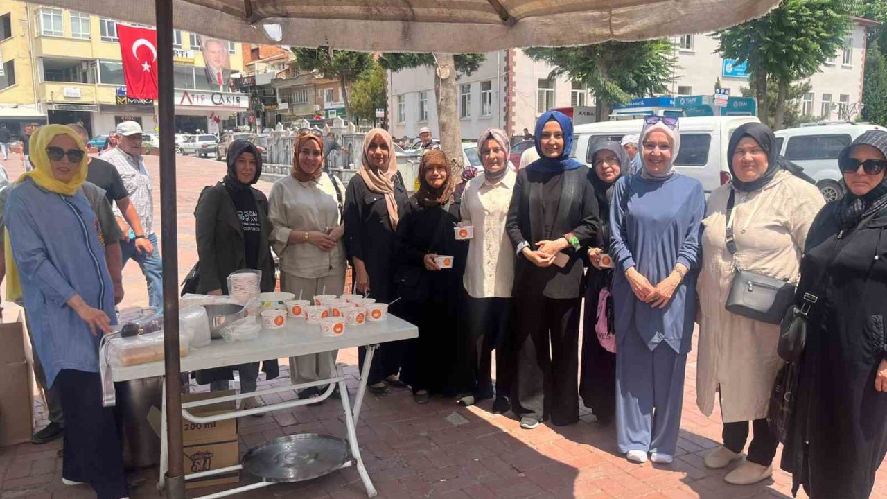 AK Parti Tavşanlı İlçe Teşkilatı’ndan aşure ikramı