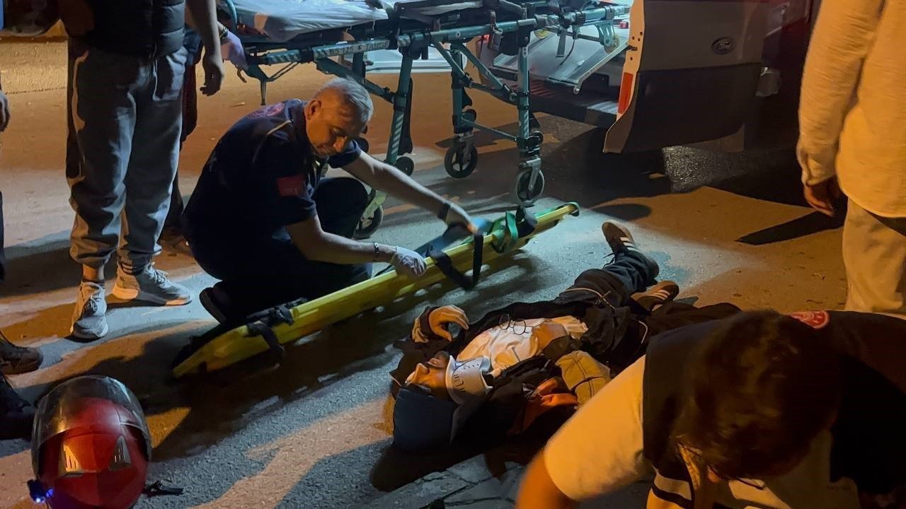 Erzincan’da motosikletler çarpıştı 2 kişi yaralandı