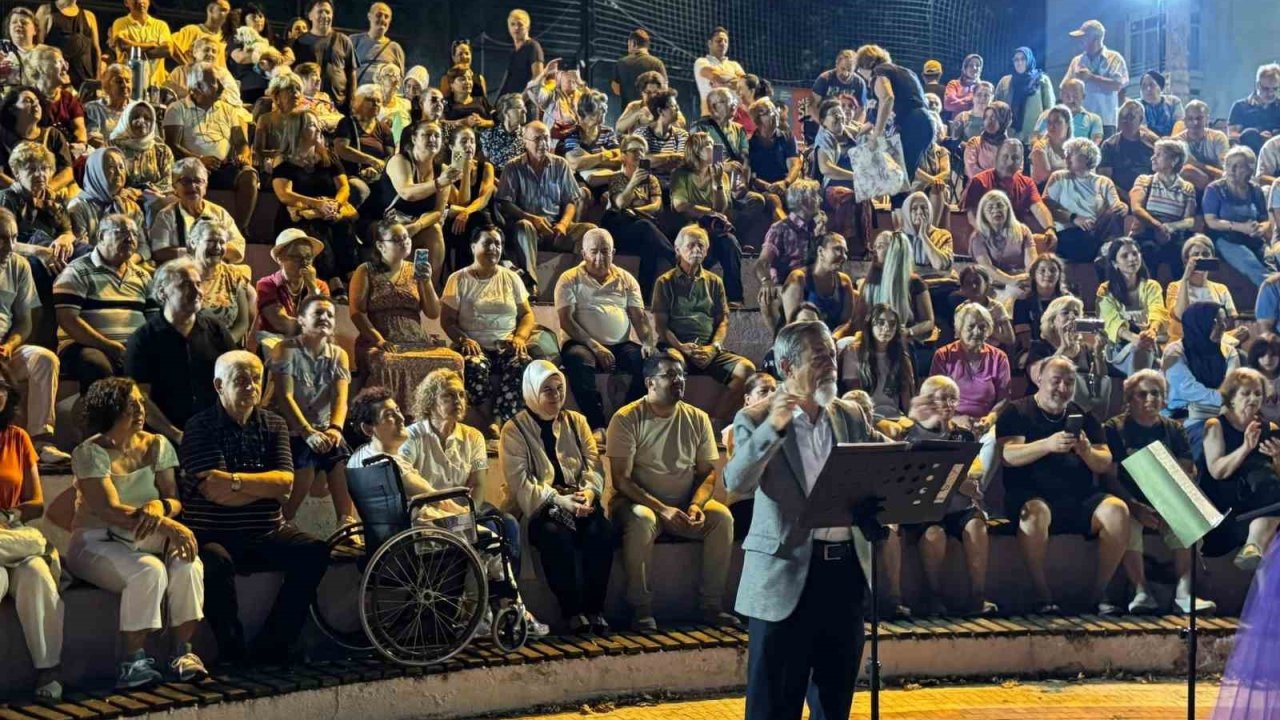 Gölcük Belediyesi TSM korosu kulakların pasını sildi