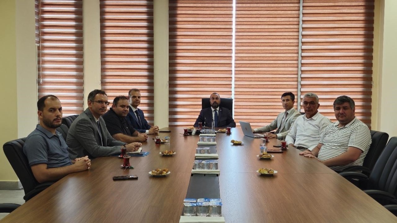 Rektör Akkaya üniversite ve sanayi iş birliği toplantısına katıldı