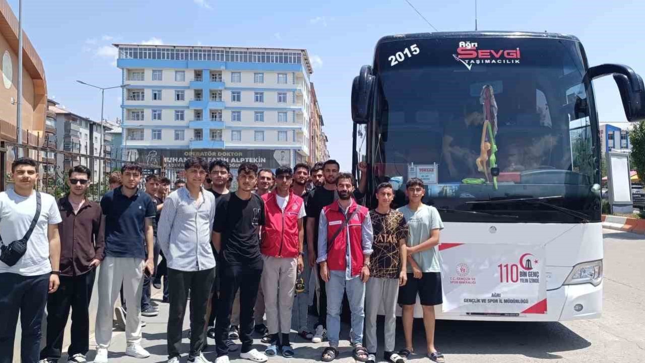 Patnos’tan Gençler, ’Medeniyet, Tarih ve Kültür Kampları’na uğurlandı