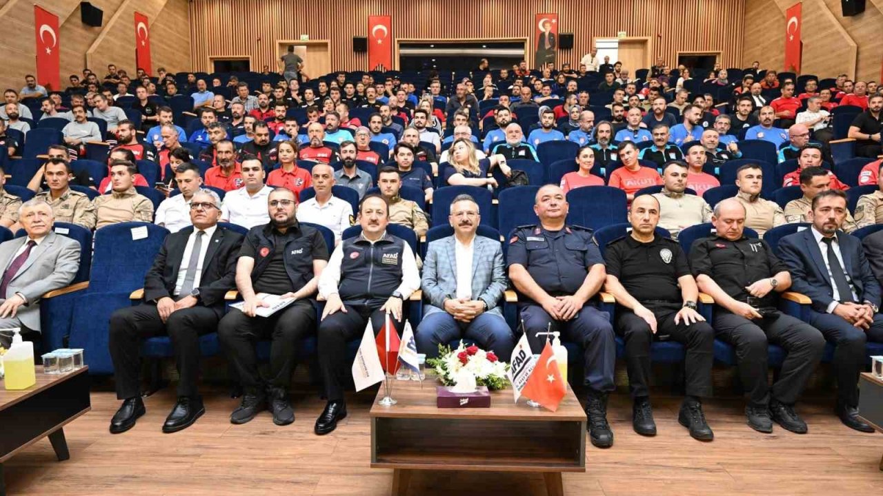 AFAD ve Eskişehir Valiliği’nden ortak proje ile gönüllü ekipler sertifikalandı