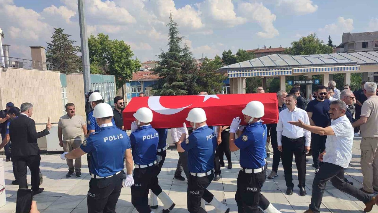 Eski Bitlis Valisi Karaömeroğlu, Ankara’da son yolculuğuna uğurlandı