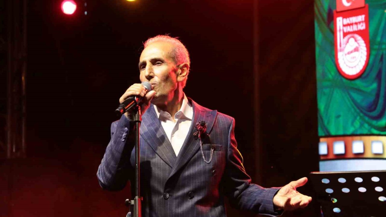 Bayburtlu sanatçılar şölenlerde sahne aldı