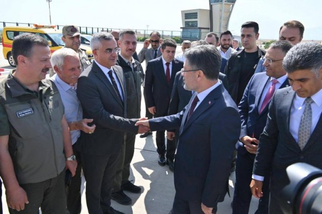 Kars DSİ Bölge Müdürü Kotan, Bakan Yumaklı’ya bilgilendirme yaptı.